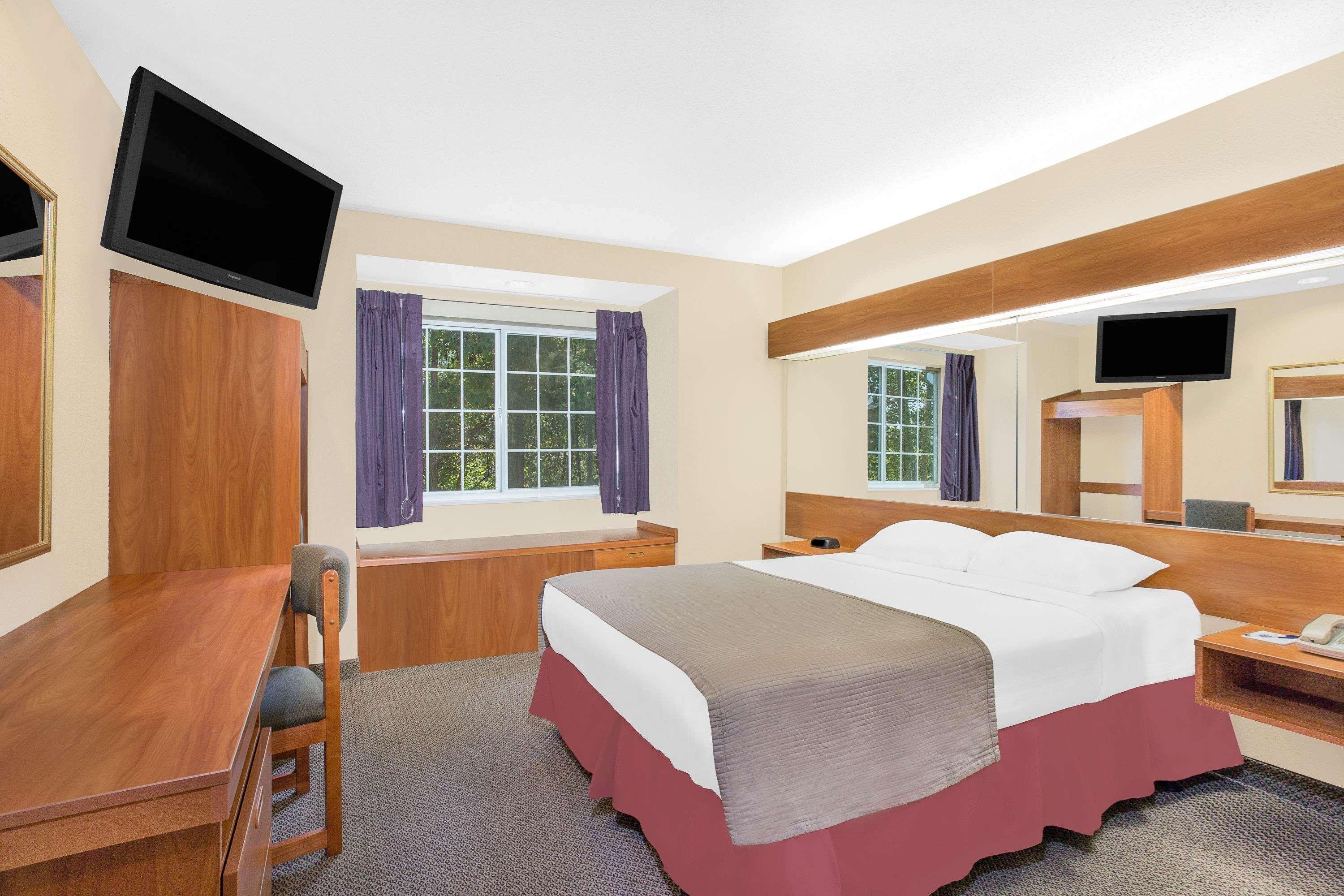 Microtel Inn & Suites Beckley East Exteriör bild
