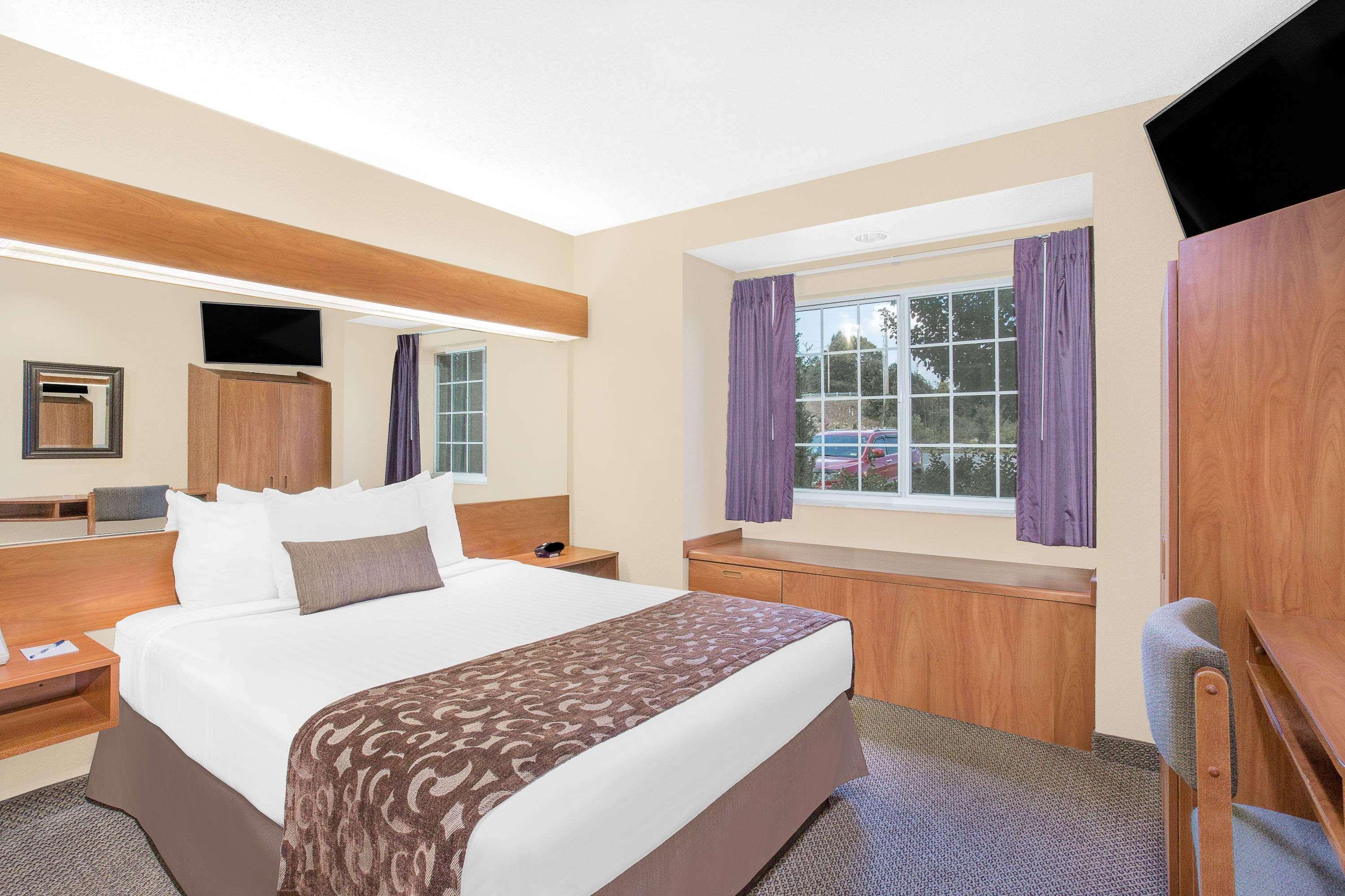 Microtel Inn & Suites Beckley East Exteriör bild