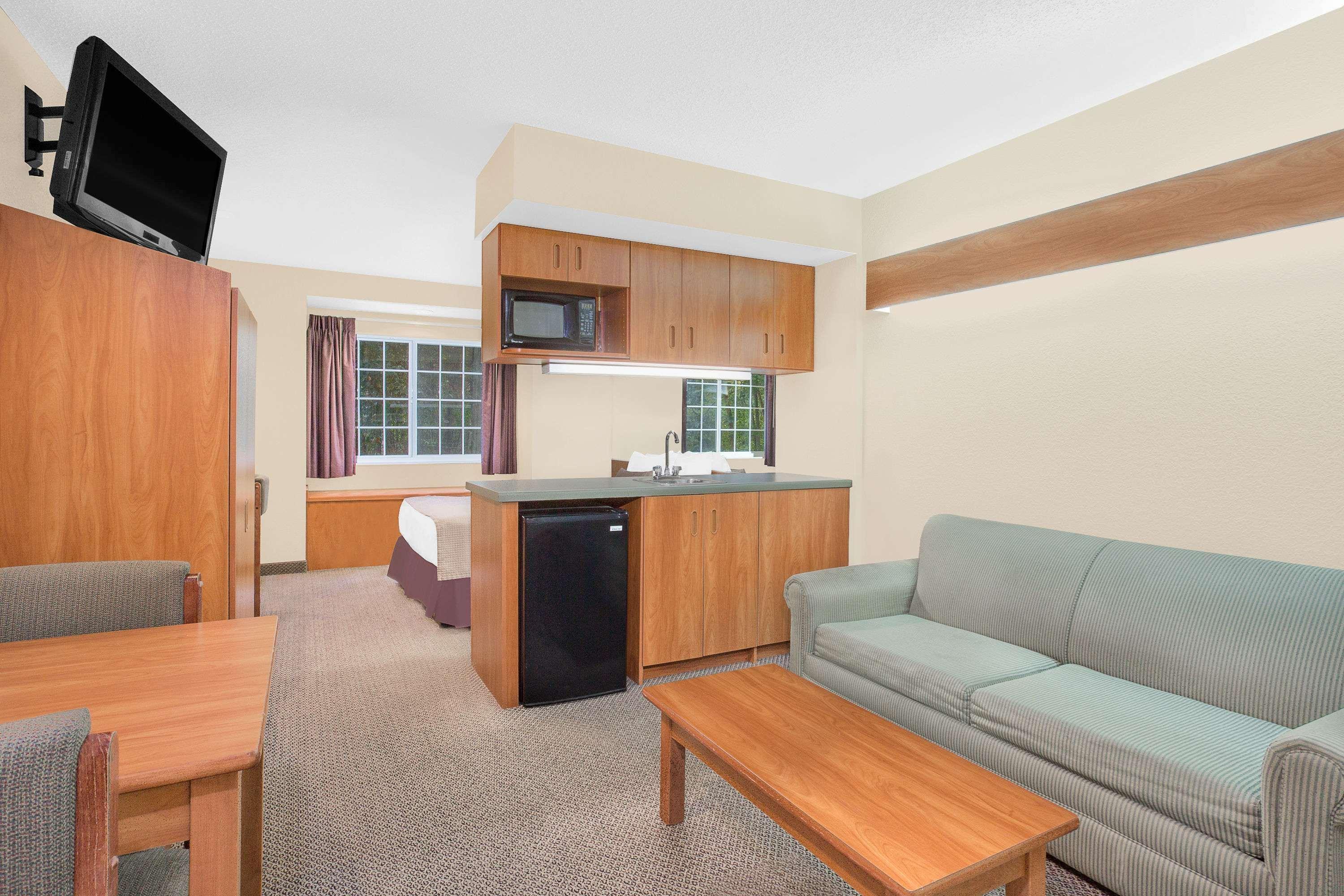 Microtel Inn & Suites Beckley East Exteriör bild