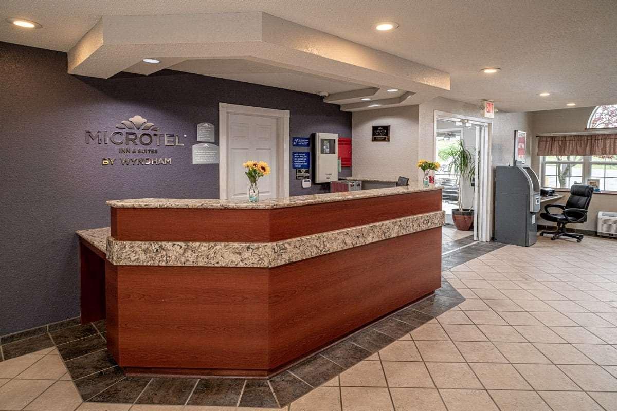 Microtel Inn & Suites Beckley East Exteriör bild