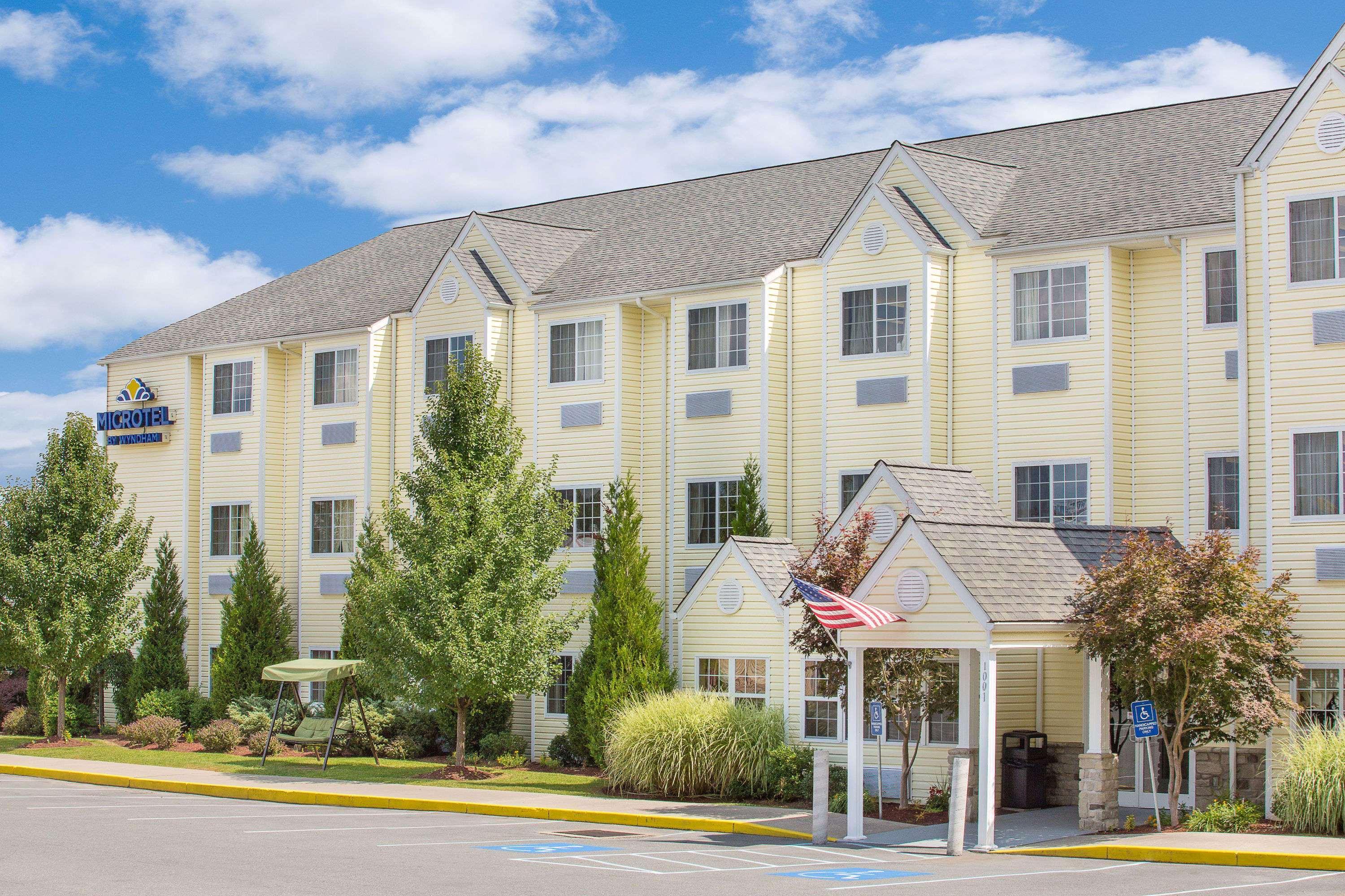 Microtel Inn & Suites Beckley East Exteriör bild